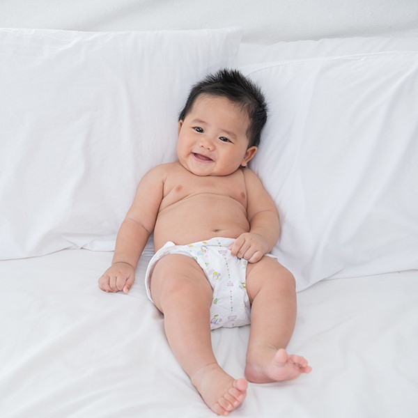Bỉm khác tã như thế nào? Sự thật thú vị về bỉm và tã