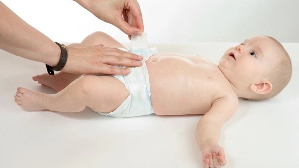Bỉm khác tã như thế nào? Sự thật thú vị về bỉm và tã