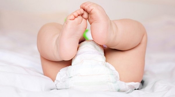 Bỉm khác tã như thế nào? Sự thật thú vị về bỉm và tã